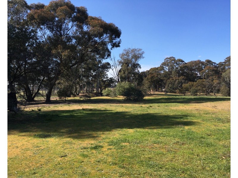 44 Racecourse Road, Ascot VIC 3551