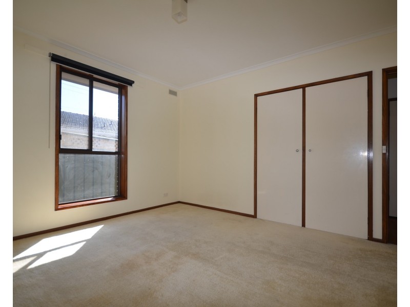 2 Herbert Avenue, Kennington VIC 3550