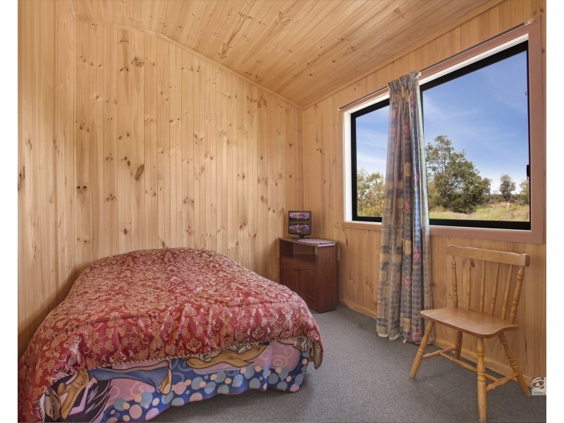 25 Philpot Street, Long Gully VIC 3550