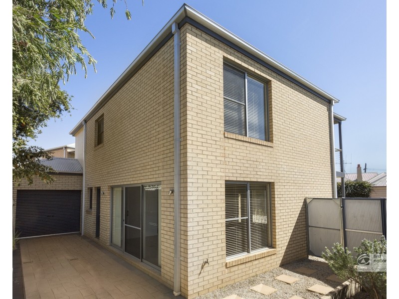 1/16 Skene Street, Kennington VIC 3550
