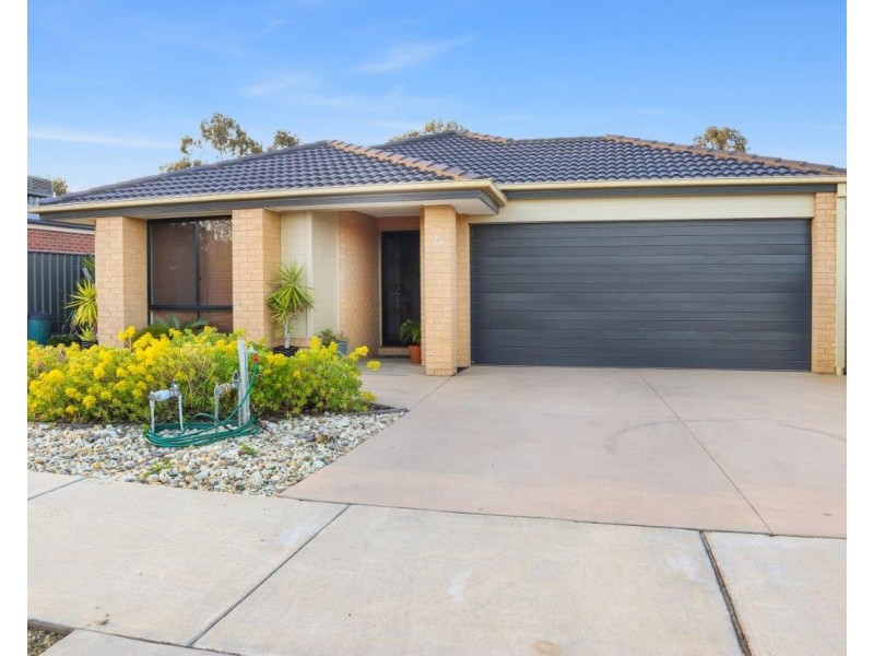 75 Kingston Drive, Eaglehawk VIC 3556