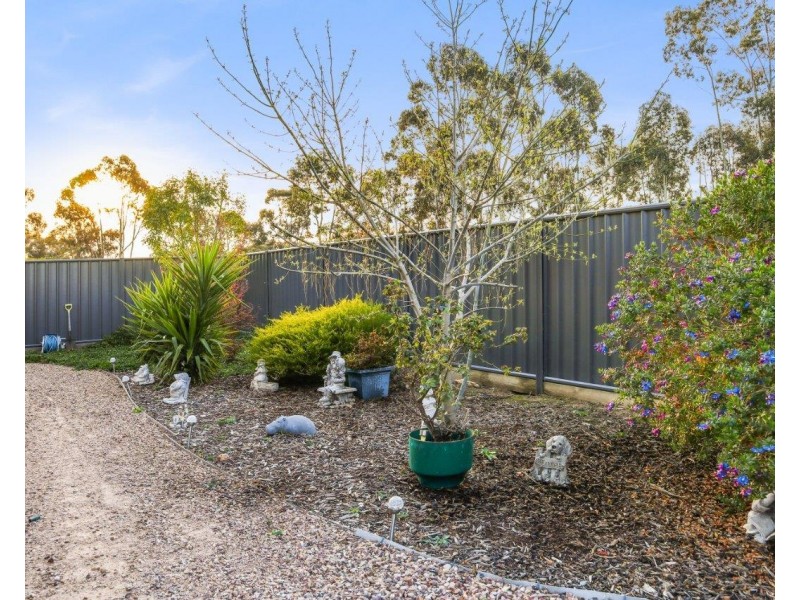 75 Kingston Drive, Eaglehawk VIC 3556