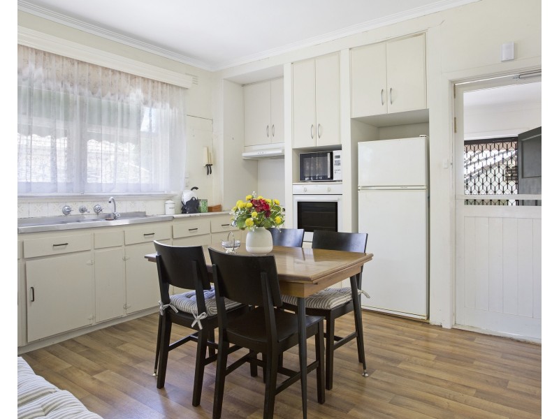 12 Weatherall Street, California Gully VIC 3556