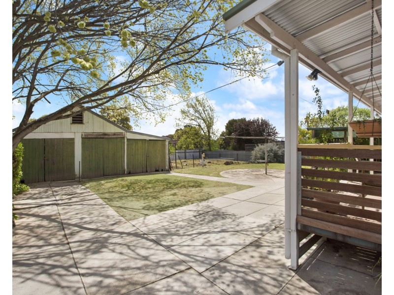 12 Weatherall Street, California Gully VIC 3556