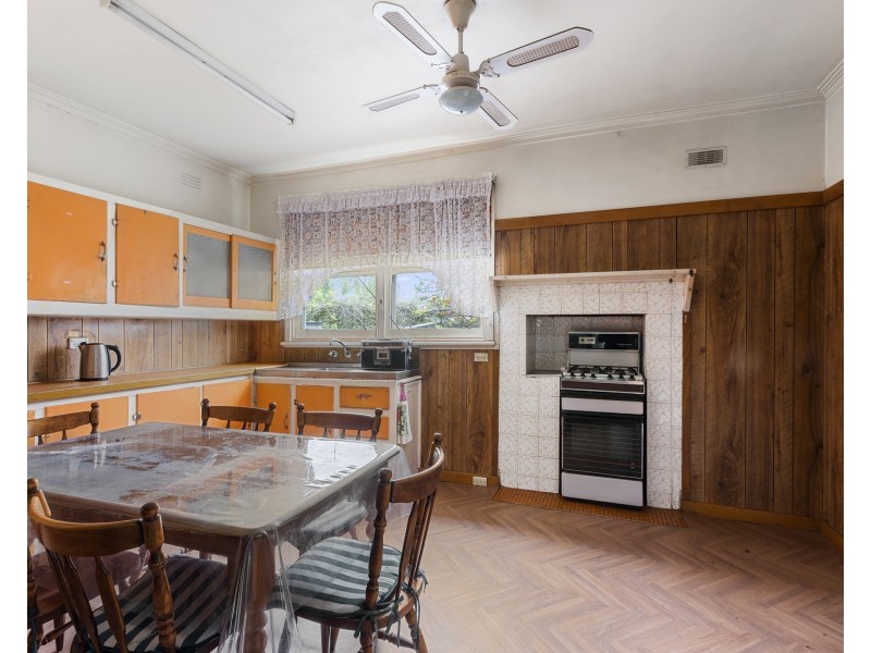 39 Bay Street, Golden Square VIC 3555