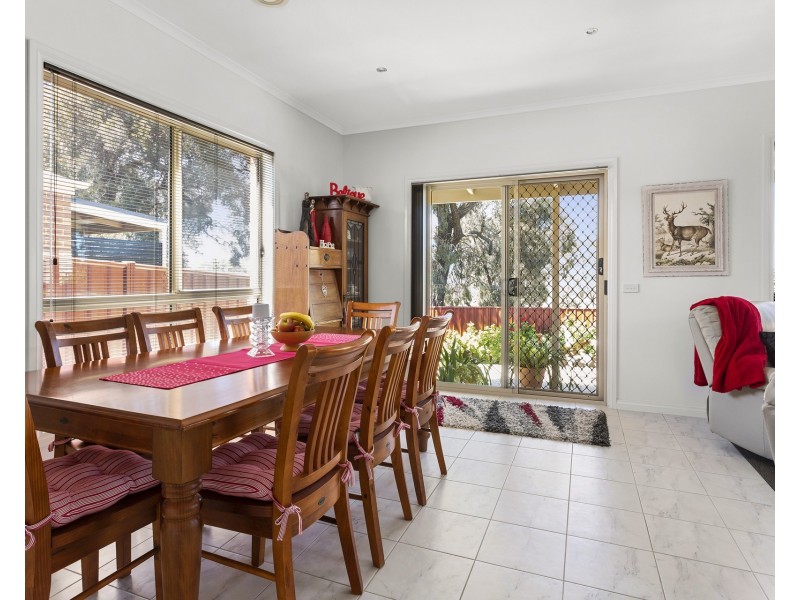 3B Kinrap Street, Kangaroo Flat VIC 3555