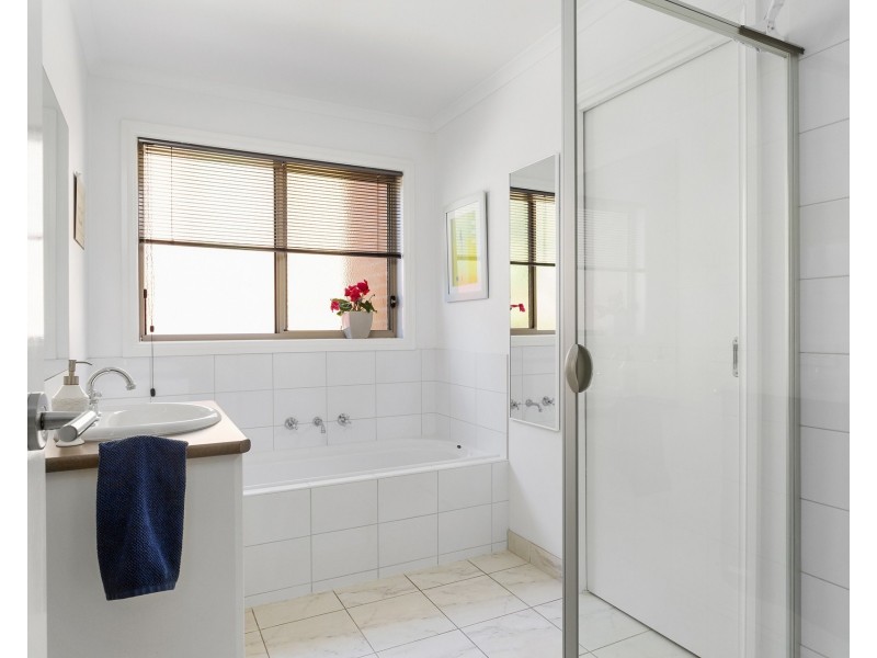 3B Kinrap Street, Kangaroo Flat VIC 3555