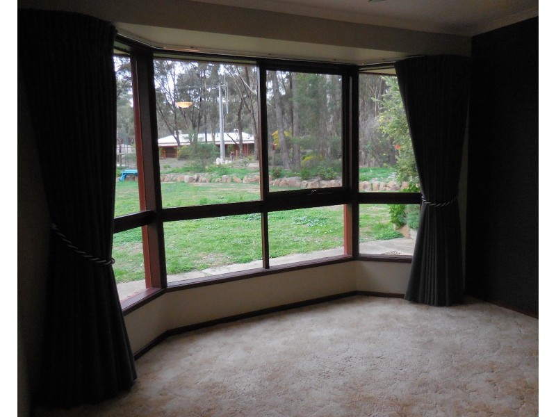 6 Nation Court, Ascot VIC 3551