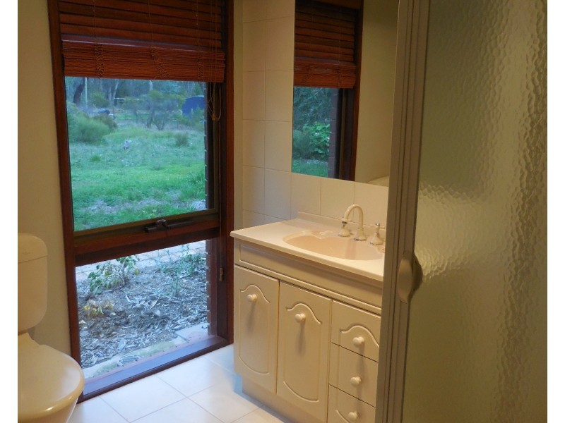 6 Nation Court, Ascot VIC 3551