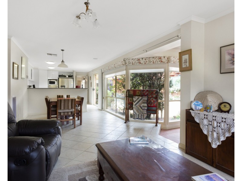 10 Alpina Place, Kangaroo Flat VIC 3555