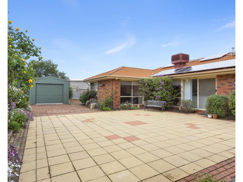 10 Alpina Place, Kangaroo Flat VIC 3555