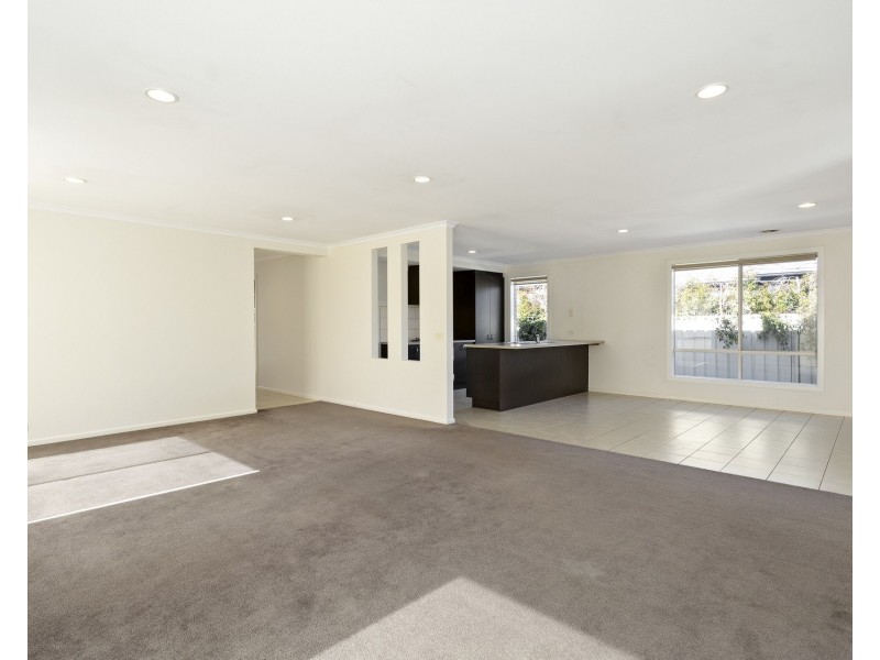 6 Peacock Drive, Epsom VIC 3551