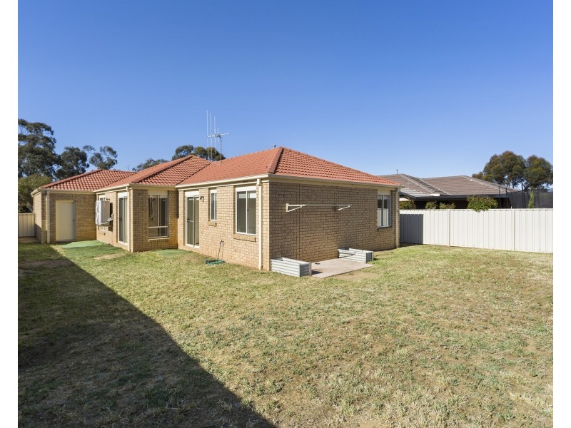 6 Peacock Drive, Epsom VIC 3551