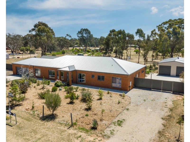 4 Airey Street, Huntly VIC 3551