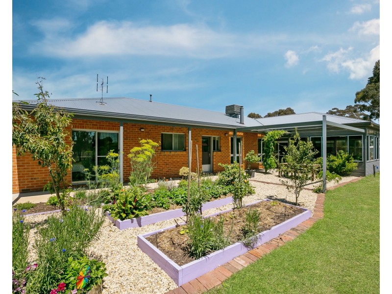 4 Airey Street, Huntly VIC 3551