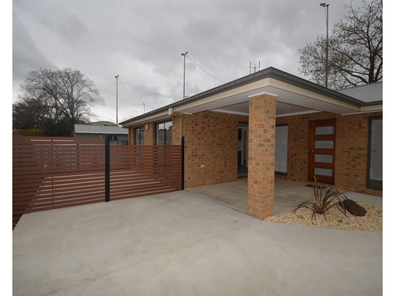 12A Hammer Street, Flora Hill VIC 3550