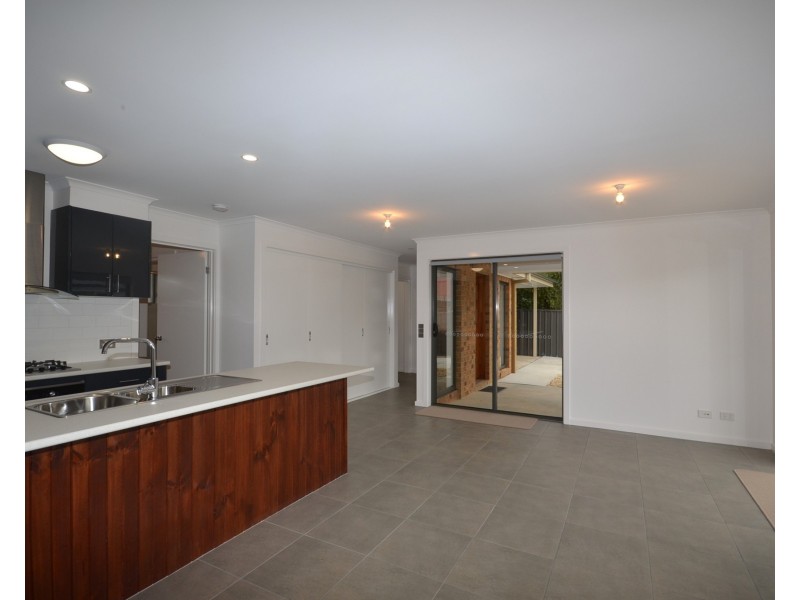 12A Hammer Street, Flora Hill VIC 3550