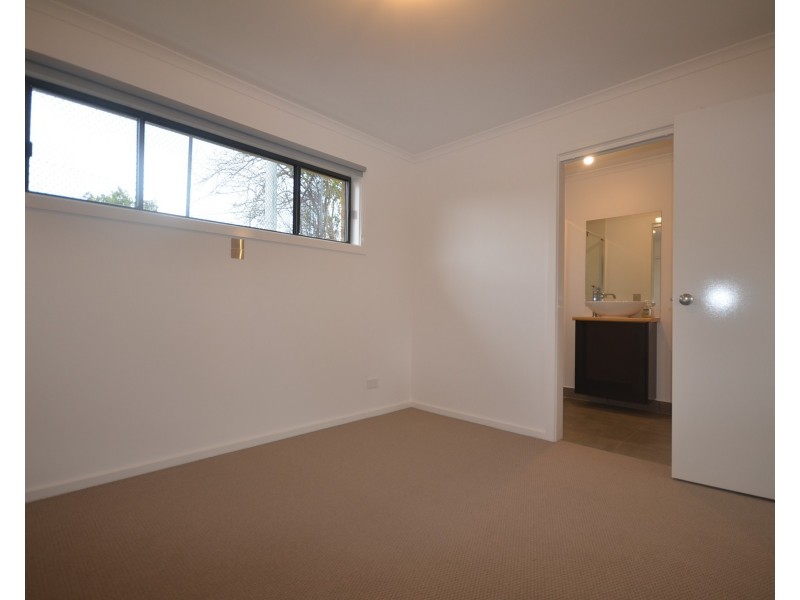 12A Hammer Street, Flora Hill VIC 3550