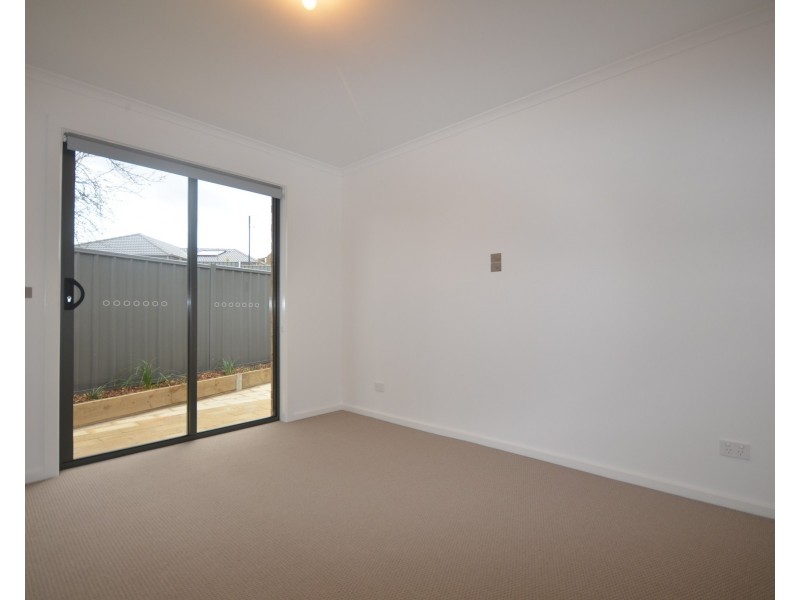 12A Hammer Street, Flora Hill VIC 3550