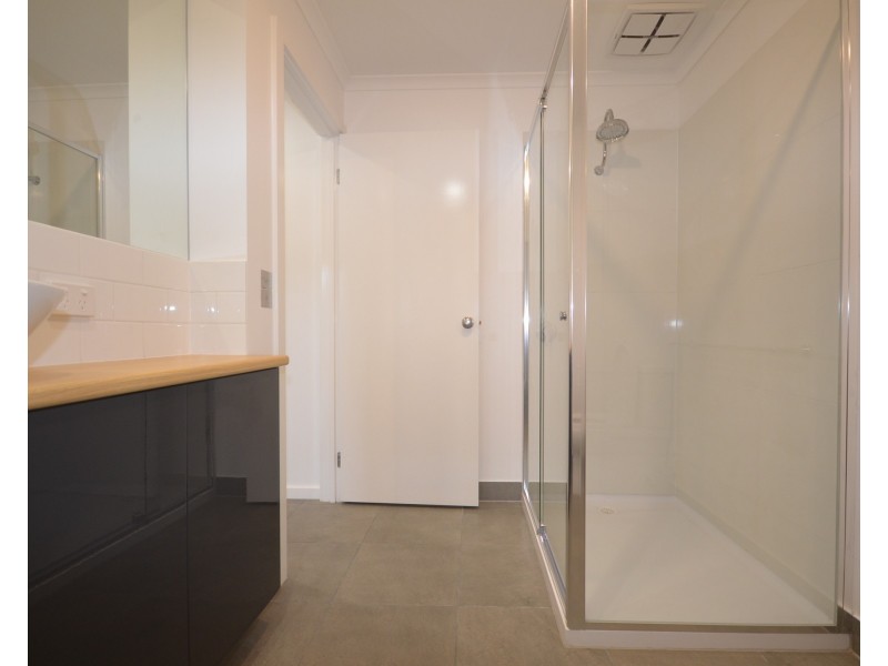 12A Hammer Street, Flora Hill VIC 3550