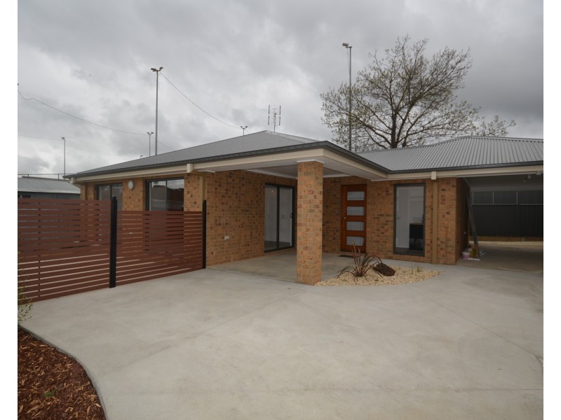 12A Hammer Street, Flora Hill VIC 3550