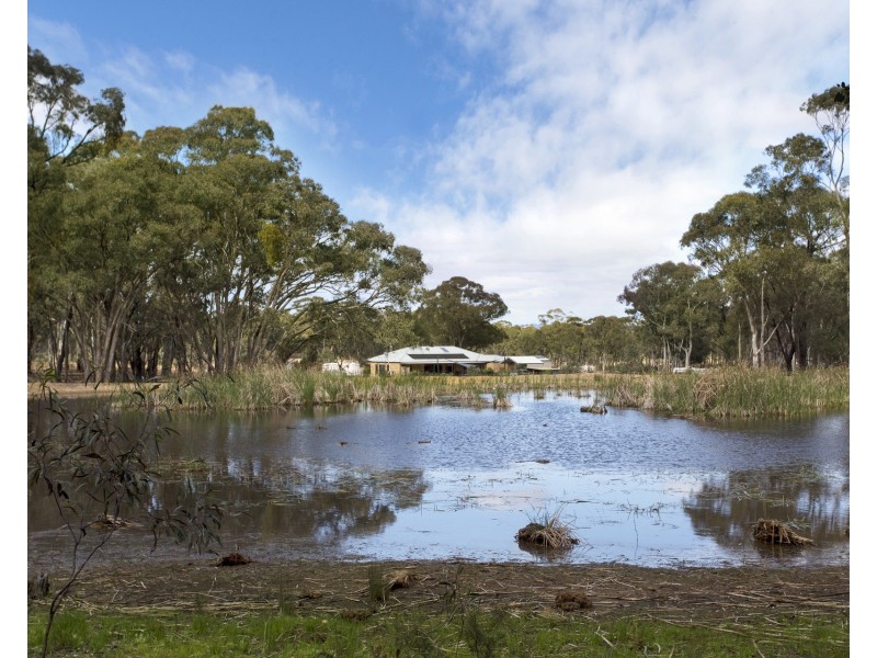 36 Alexander Road, Longlea VIC 3551