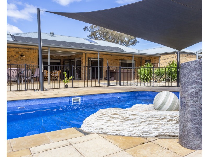 36 Alexander Road, Longlea VIC 3551