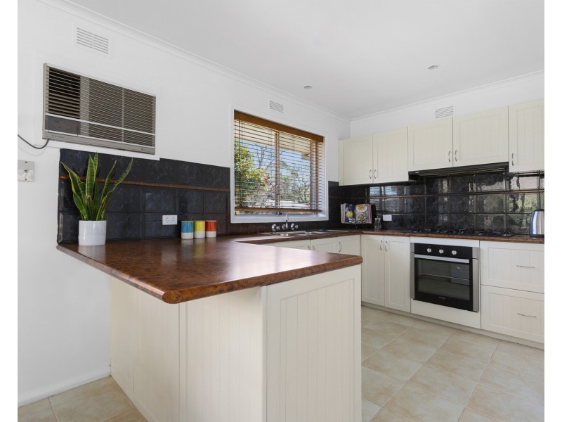 78 Crusoe Road, Kangaroo Flat VIC 3555
