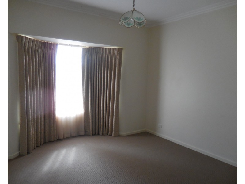 5 School Street, California Gully VIC 3556