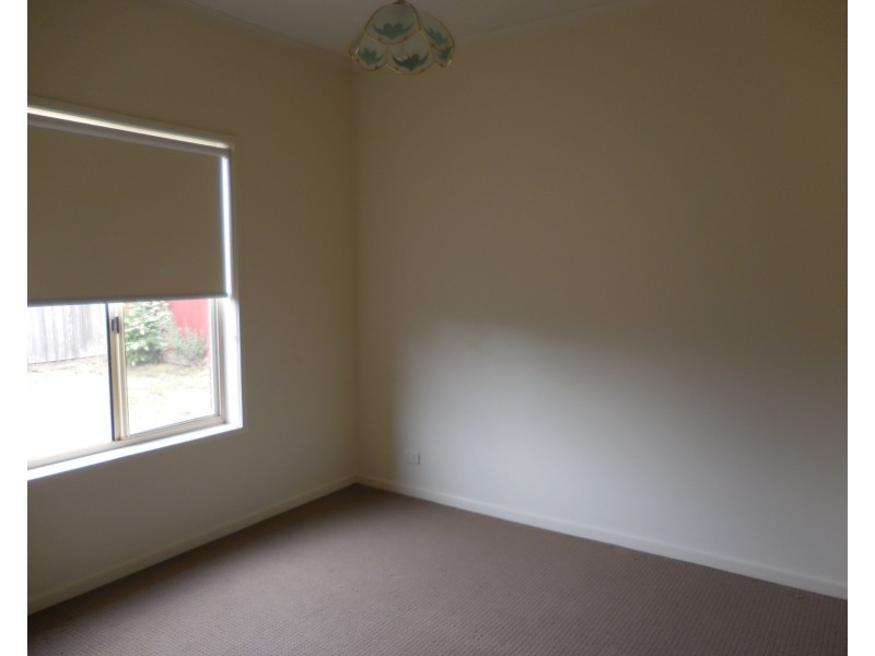 5 School Street, California Gully VIC 3556