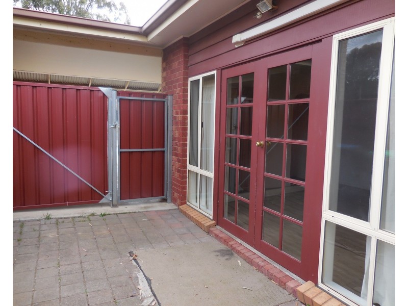 5 School Street, California Gully VIC 3556