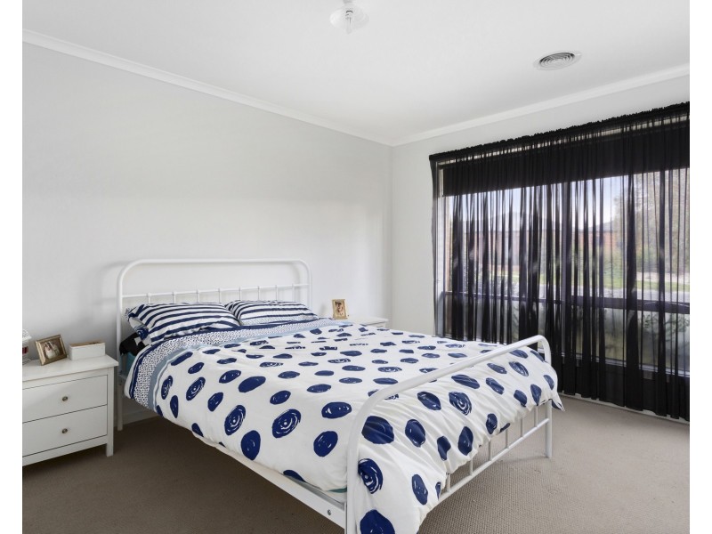 242 Station Street, Epsom VIC 3551