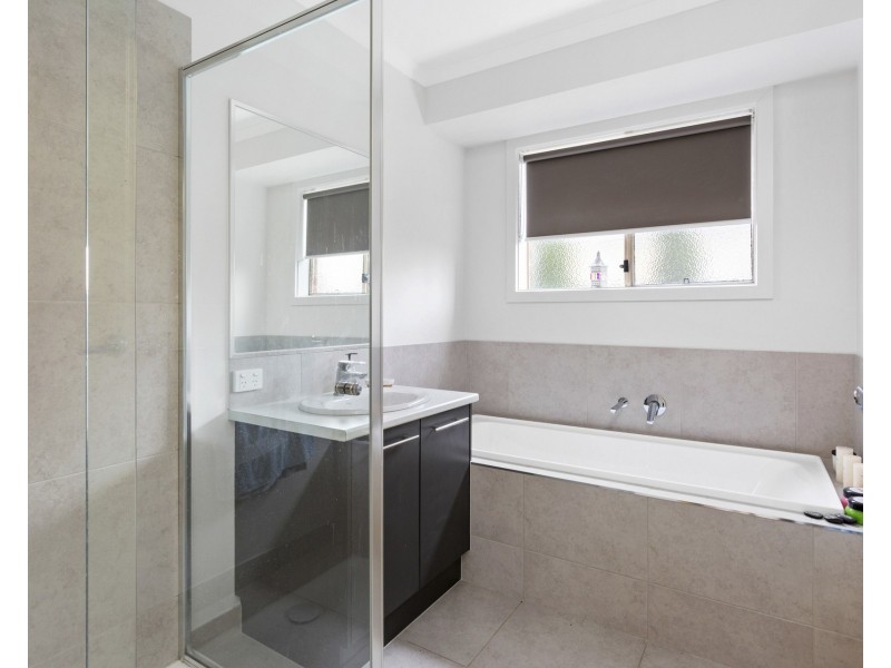 242 Station Street, Epsom VIC 3551