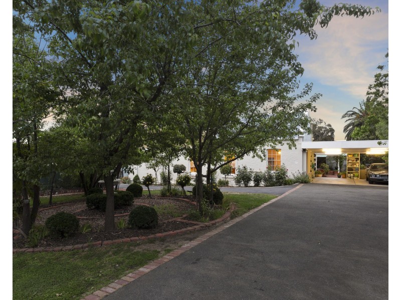 2 Myrnong Court, Kangaroo Flat VIC 3555