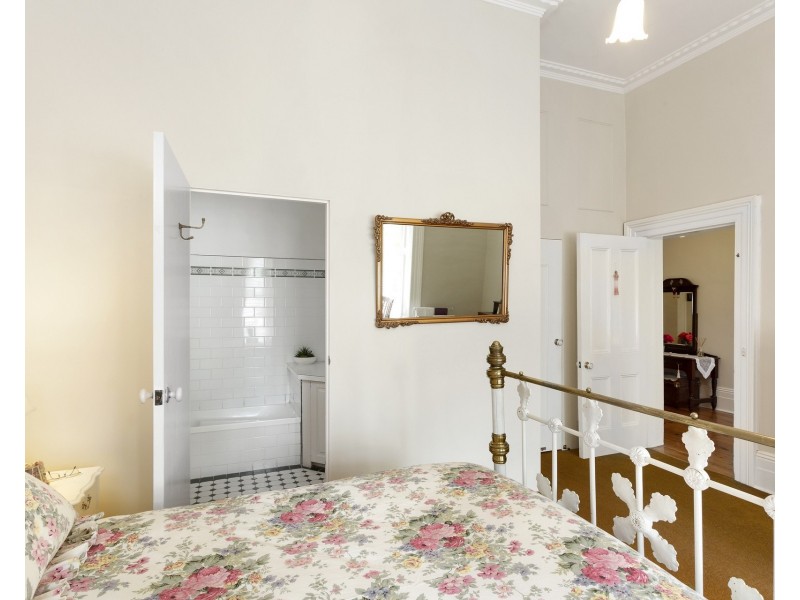 2 Myrnong Court, Kangaroo Flat VIC 3555