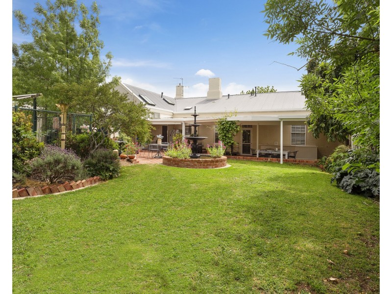 2 Myrnong Court, Kangaroo Flat VIC 3555
