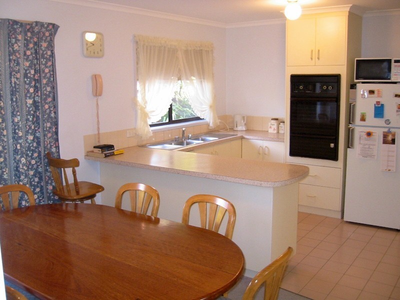 6 Benjamin Court, Flora Hill VIC 3550