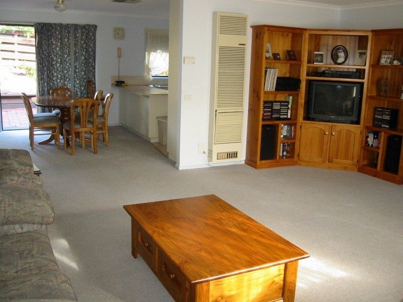 6 Benjamin Court, Flora Hill VIC 3550