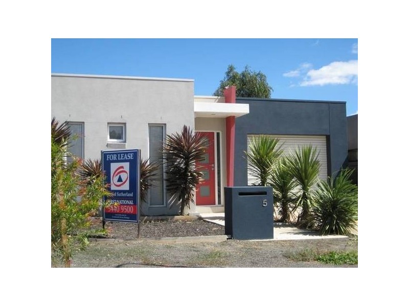 5 Chantelle Court, Kangaroo Flat VIC 3555