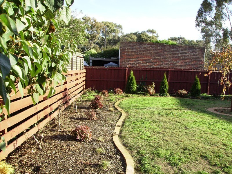 2 Butcher Street, Strathdale VIC 3550