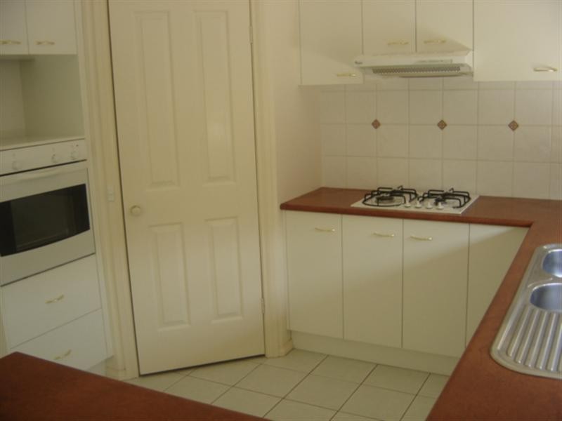 16 Jeffrey Avenue, Flora Hill VIC 3550