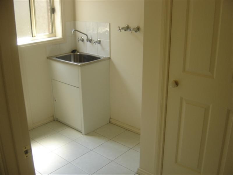 16 Jeffrey Avenue, Flora Hill VIC 3550