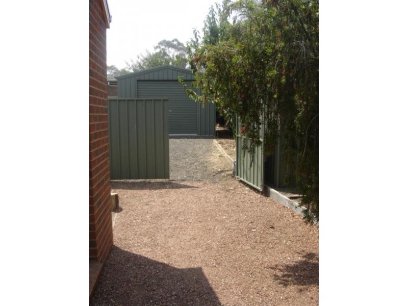 16 Jeffrey Avenue, Flora Hill VIC 3550