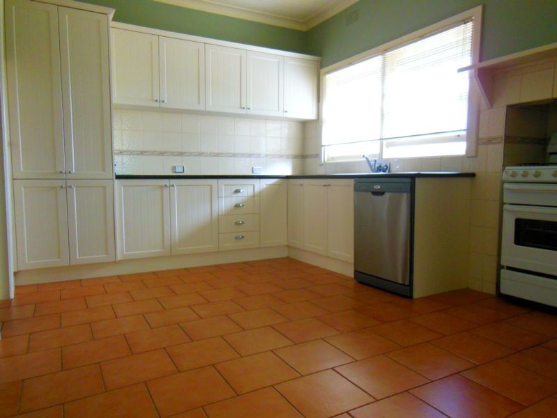 7 Bendigo Crescent, Flora Hill VIC 3550