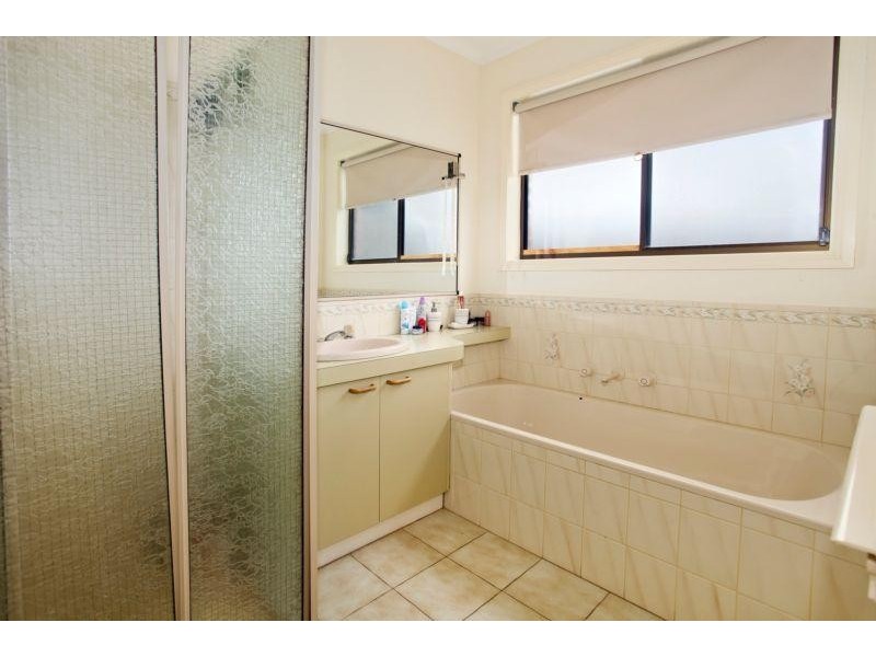 2/12 Langford Court, Strathdale VIC 3550