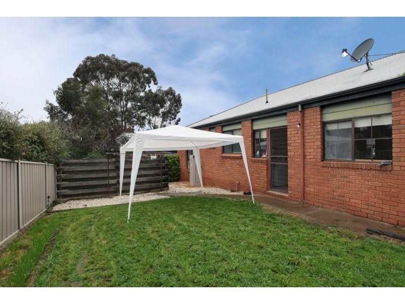 2/12 Langford Court, Strathdale VIC 3550