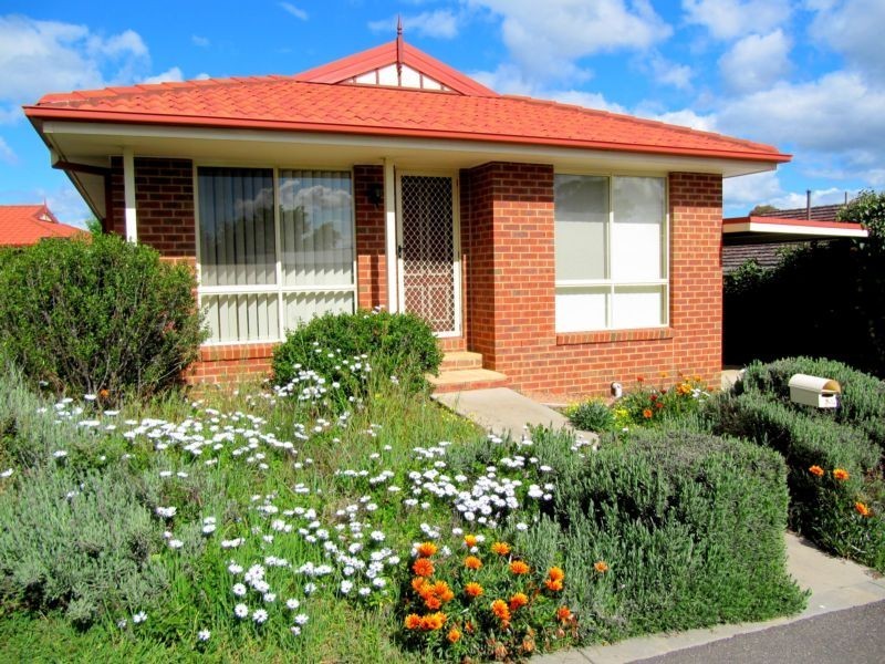 1 Commins Place, Flora Hill VIC 3550