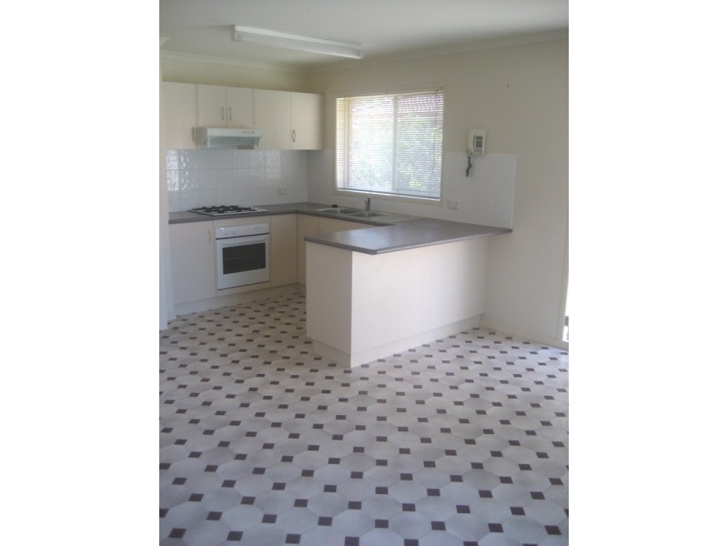 1 Commins Place, Flora Hill VIC 3550