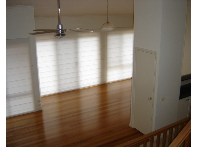 2/50 Houlahan Street, Flora Hill VIC 3550