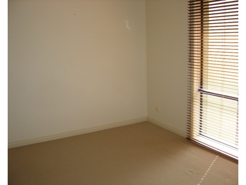 2/50 Houlahan Street, Flora Hill VIC 3550